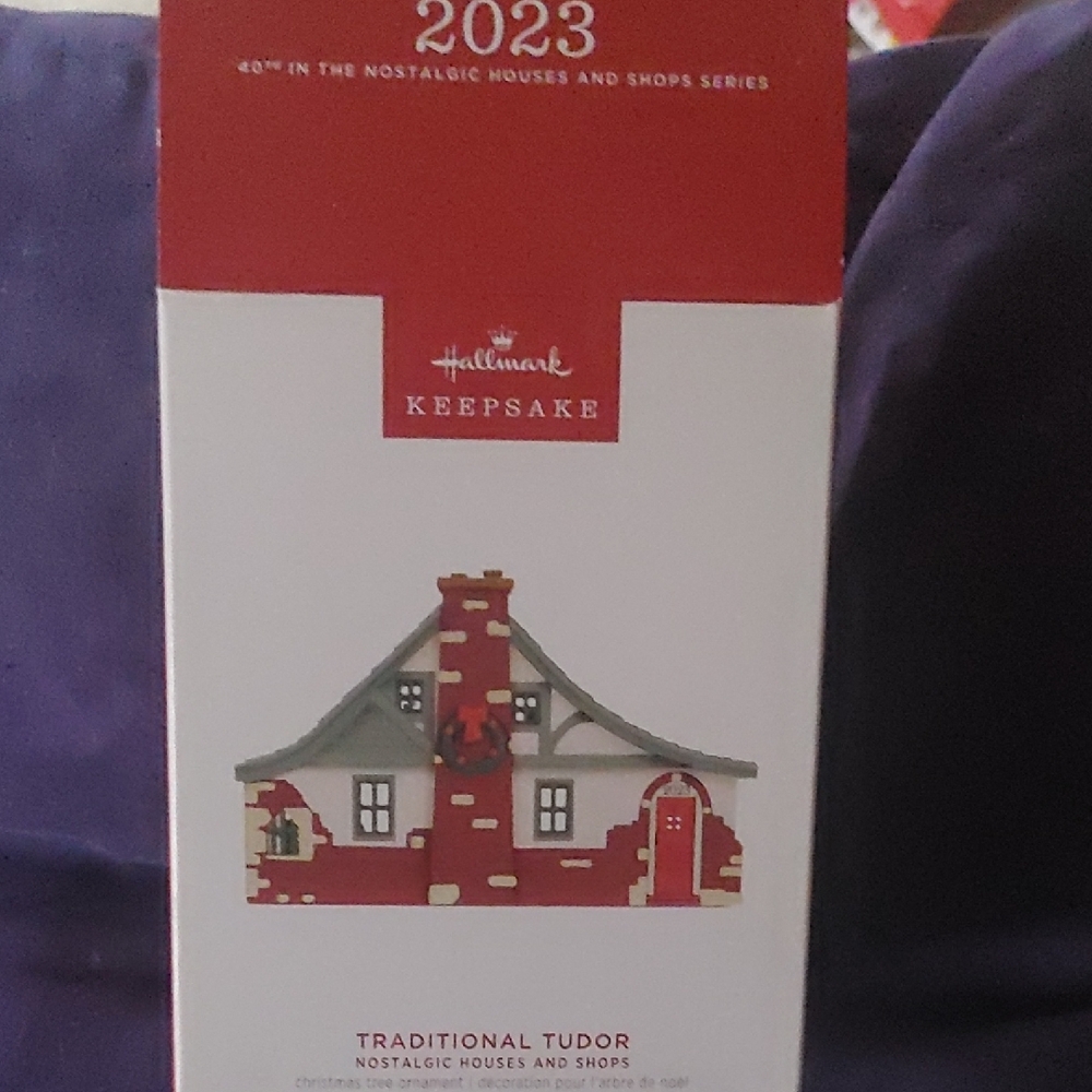 Hallmark Keepsake Tudor House Ornament - Red and White